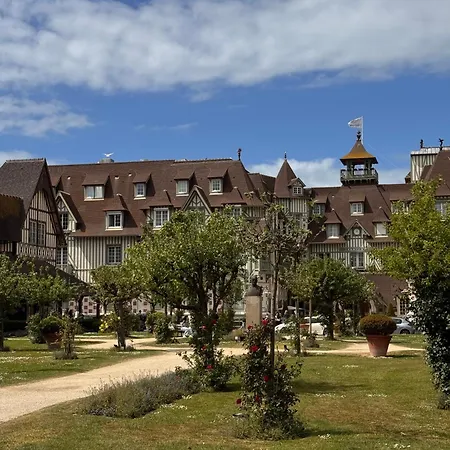 Apartment Avec Balcon Vue Deauville